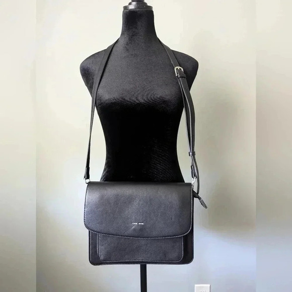 Pixie Mood Structured Zoe Crossbody Purse - Picture 2 of 6